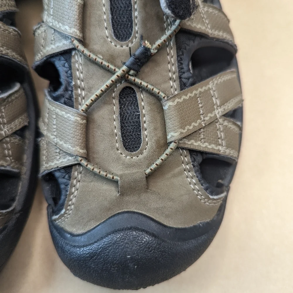 Ozark Trail men's sz 9 water hiking sandals